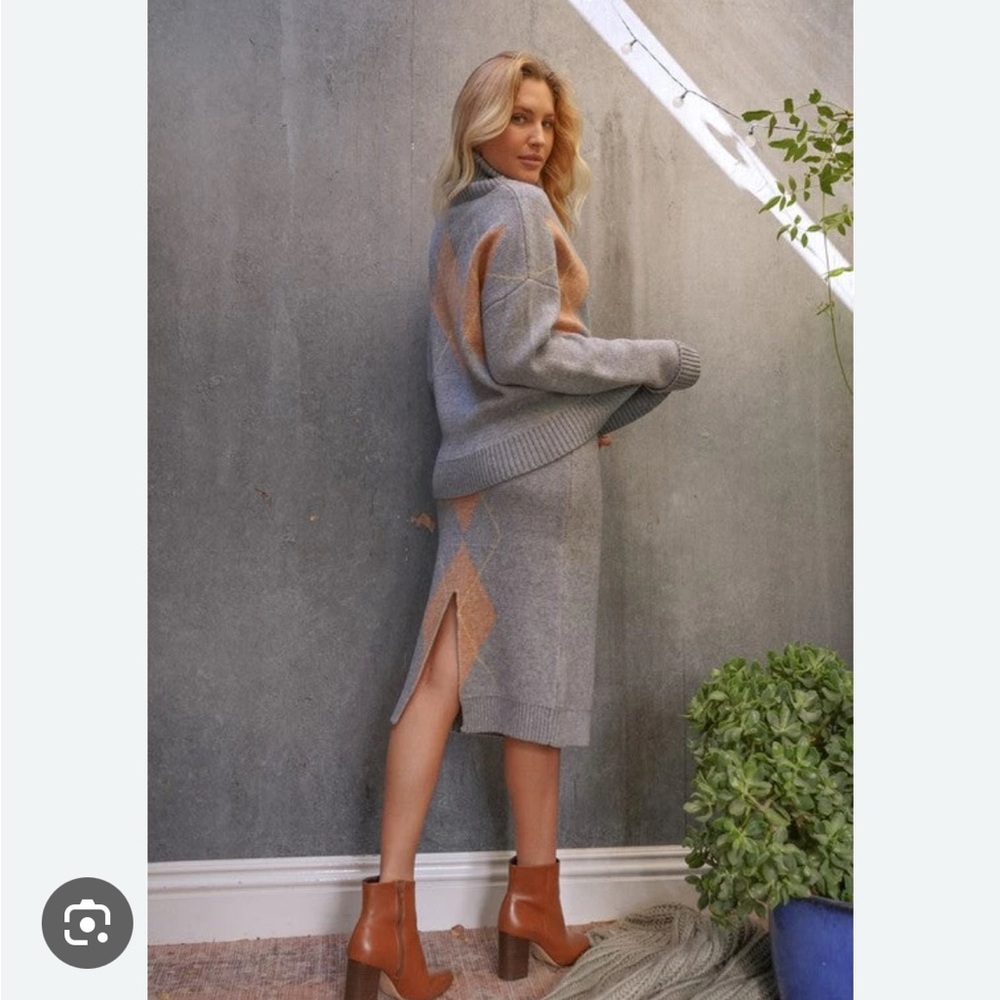 Hem & Thread Ariana Argyle sweater Skirt